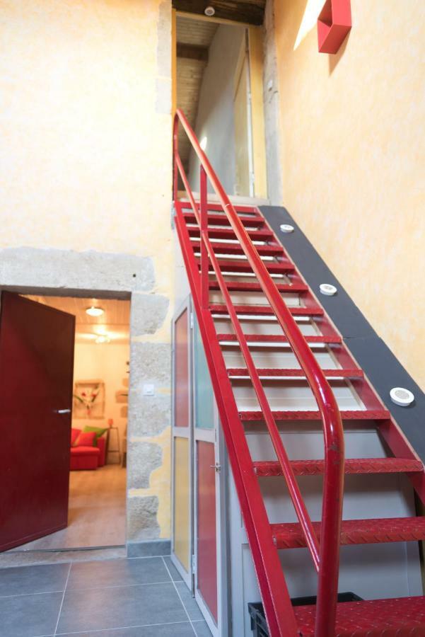 Le Fil Rouge Villa Saint-Pierre-d'Aurillac Buitenkant foto