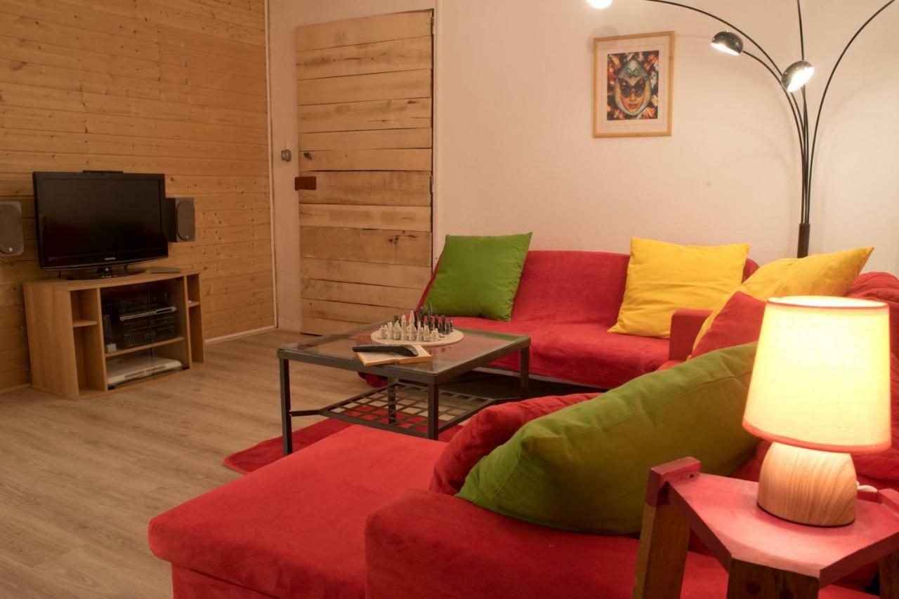 Le Fil Rouge Villa Saint-Pierre-d'Aurillac Buitenkant foto